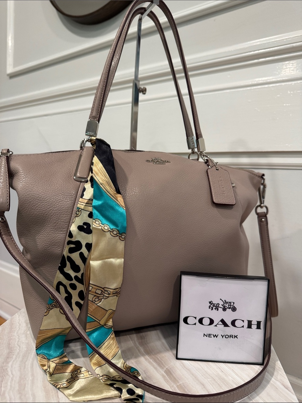 COACH Bag Kelsey Large Taupe Pebbled Leather Satchel Crossbody EUC